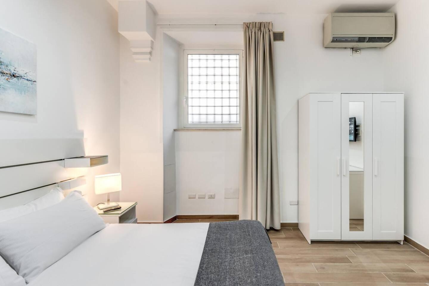 Appartement New Flat In Front Stpeter Square *